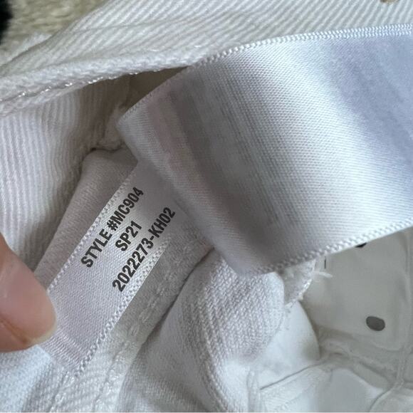 Madewell Relaxed Denim Shorts in Tile White - Picture 6 of 10